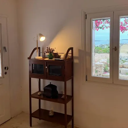 Feriehus Stone With Amazing View Angairiá