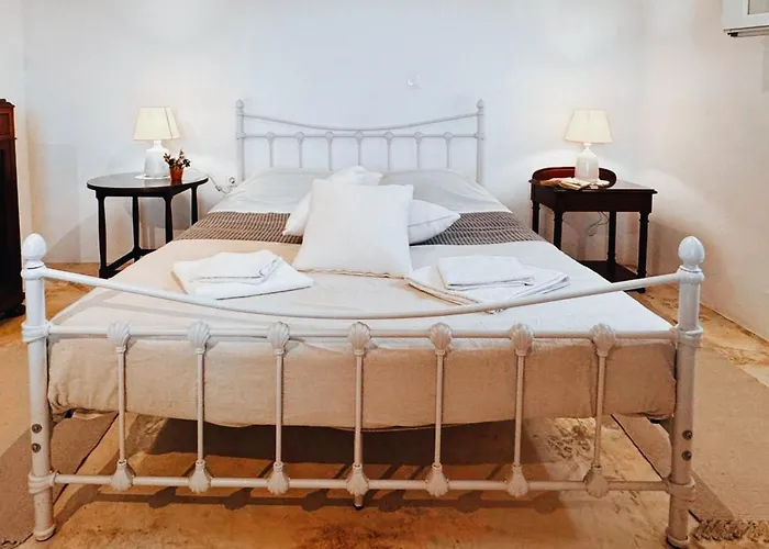 Stone With Amazing View * Angairiá